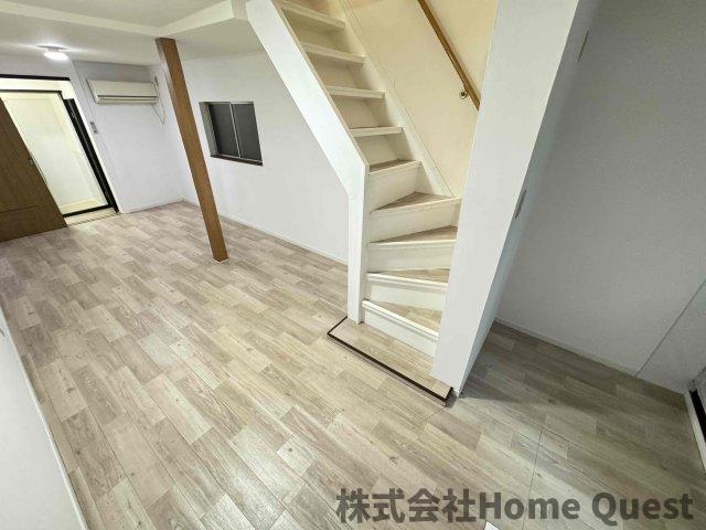 中小阪4丁目テラスハウスの居間写真
