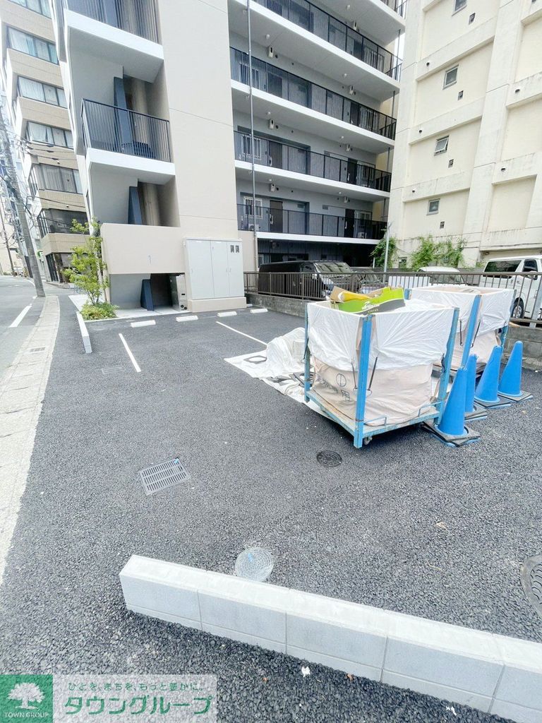 駐車場　駐車場