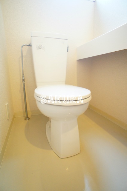 トイレ　落ち着いた色調のトイレです♪