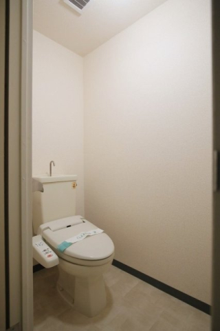 トイレ　落ち着いたトイレです