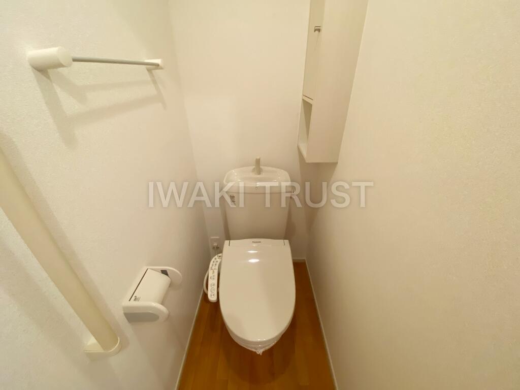 トイレ　※同型タイプの参考写真です