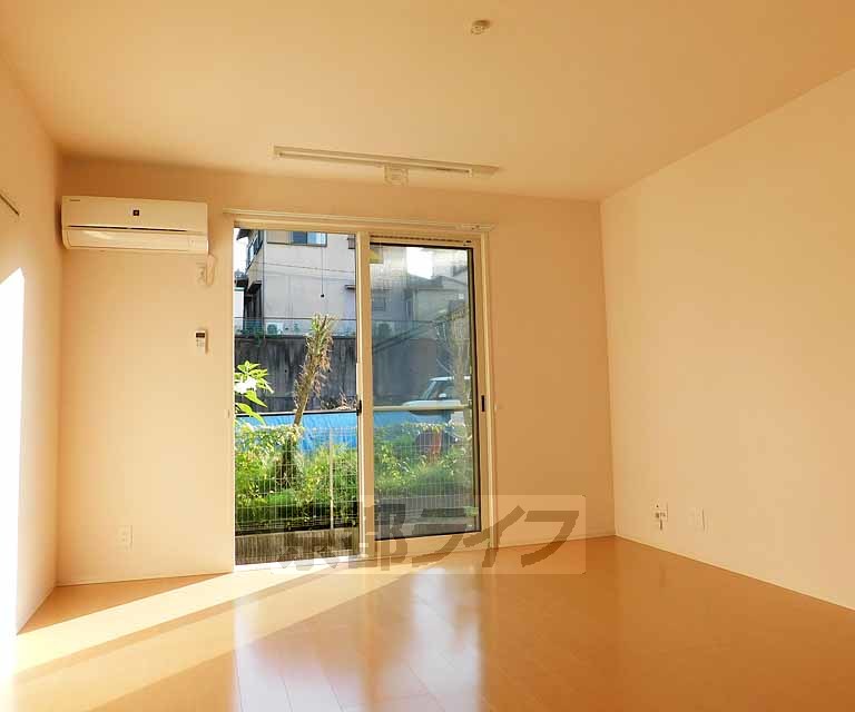居室・リビング　明るいお部屋
