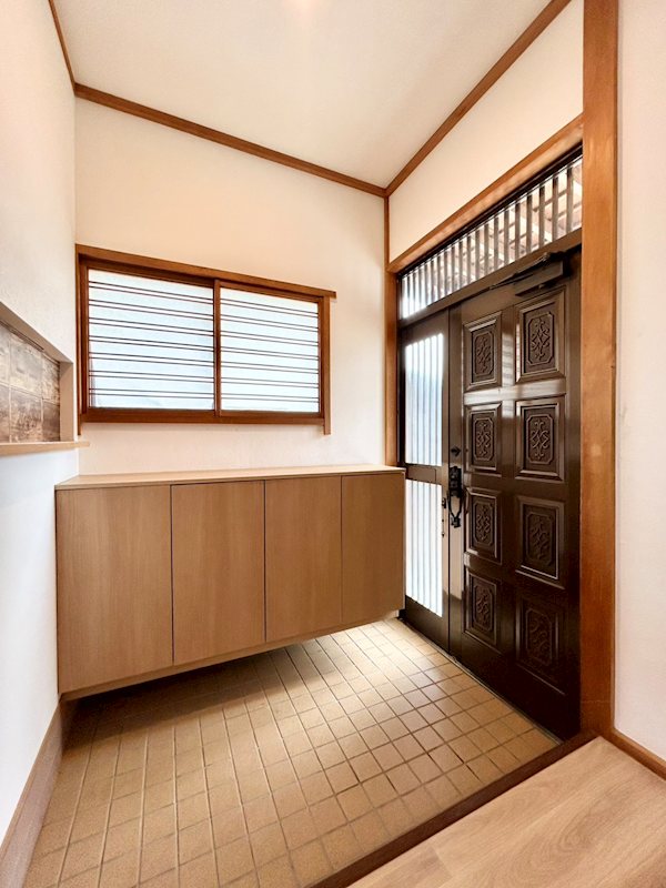 能美市湯谷町T貸家の玄関写真