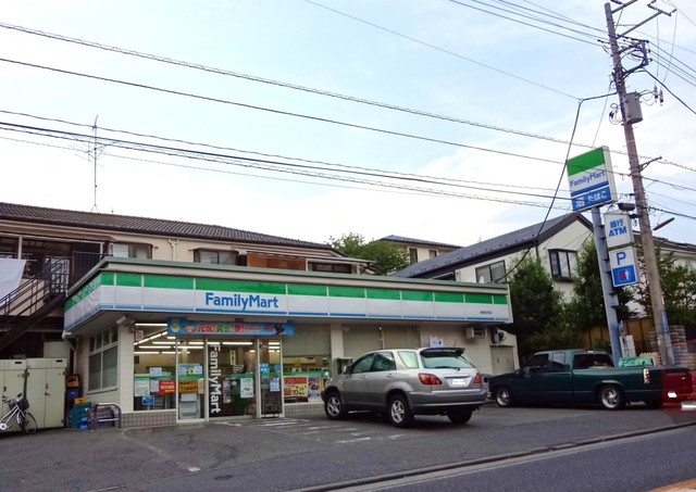 コンビニ　ファミリーマート金程住宅店（コンビニ）まで800m