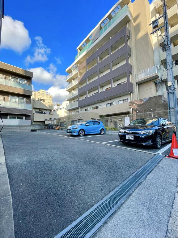 駐車場　駐車場