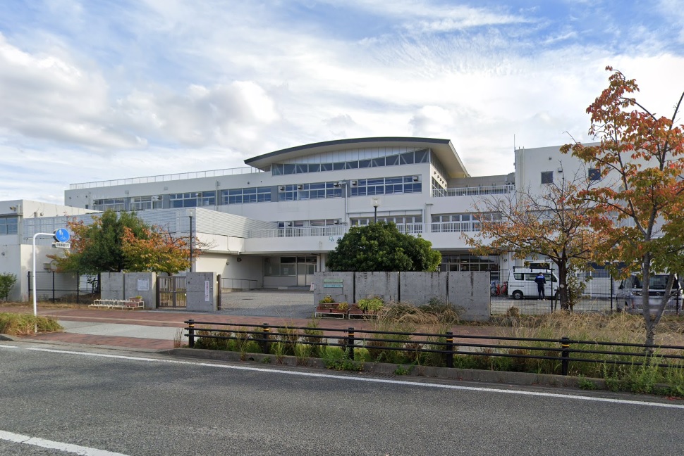 中学校　福岡市立照葉中学校（中学校）まで450m