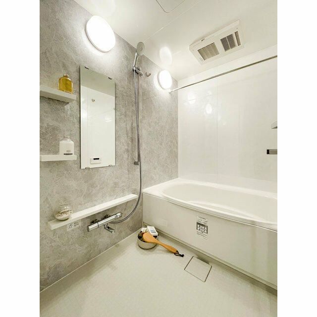 バス・シャワールーム　写真は同タイプ住居です。