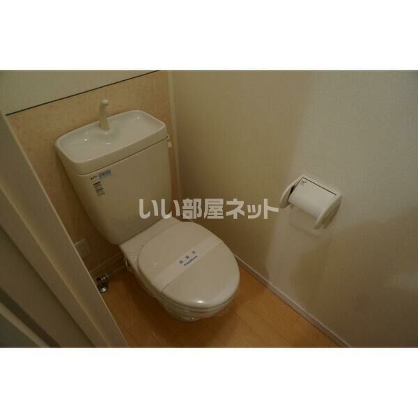 地下鉄中央線 高井田駅 徒歩12分 2階建 築19年のトイレ写真