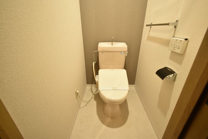 ラ・ファミール・ナガハラのトイレ写真