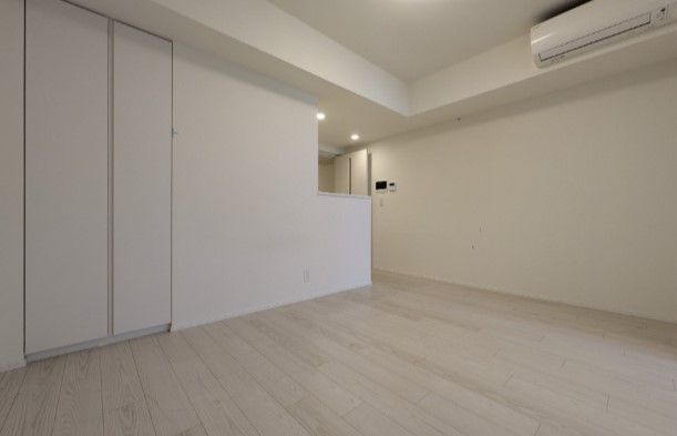 居室・リビング　※別部屋の参考写真です。