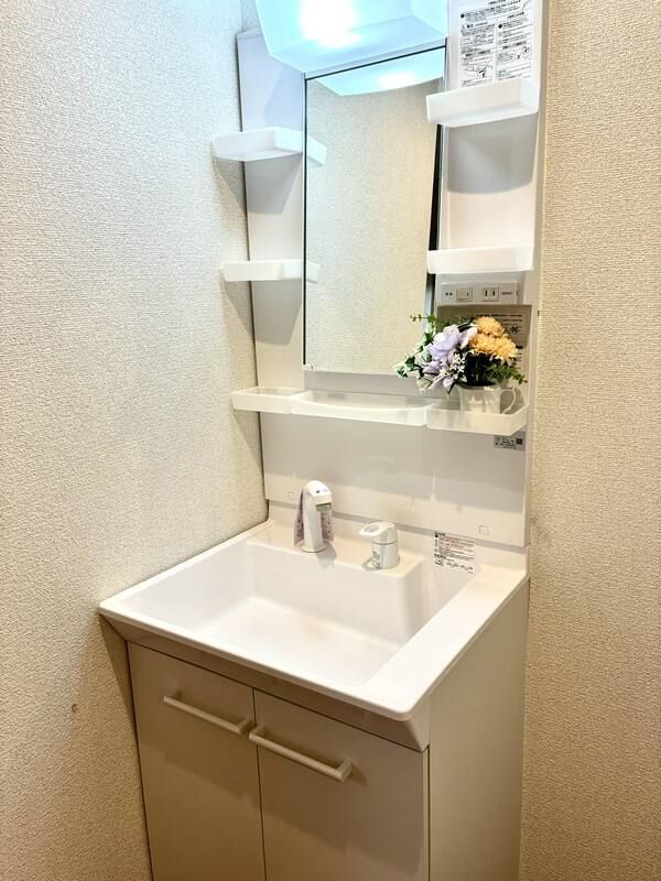 洗面設備　別部屋参照写真