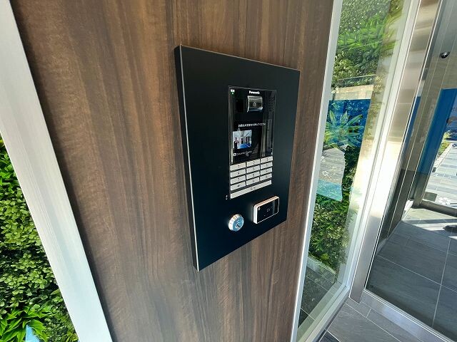 クリスタルグランツOSAKA WEST GATEの外観写真