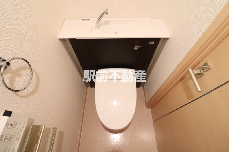 ＪＲ久大本線 御井駅 徒歩10分 4階建 築13年のトイレ写真