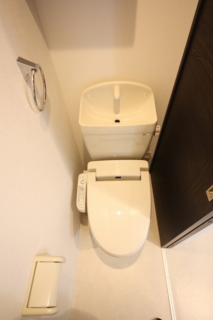 ＪＲ鹿児島本線 箱崎駅 徒歩14分 2階建 築9年のトイレ写真