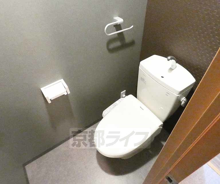 ＪＲ奈良線 東福寺駅 徒歩5分 4階建 築20年のトイレ写真