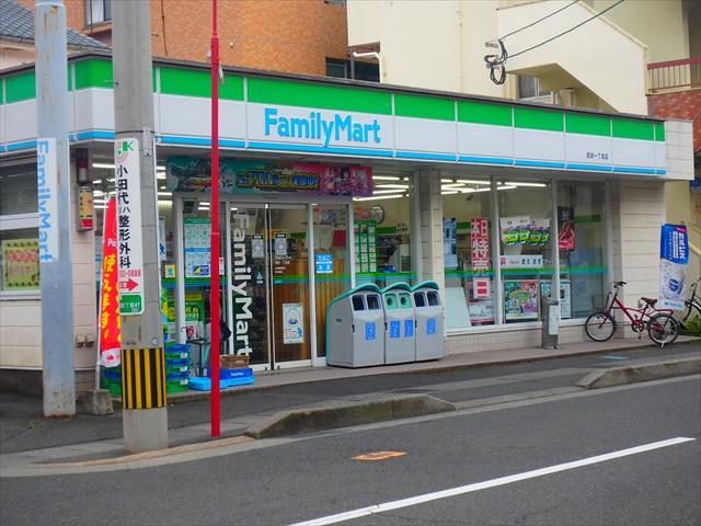 コンビニ　ファミリーマート（コンビニ）まで151m