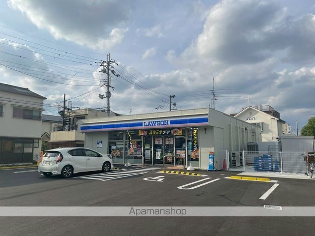 コンビニ　ローソン（コンビニ）まで821m