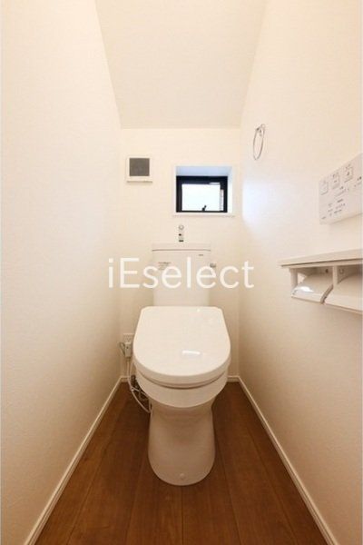 トイレ　トイレは1階と2階にございます