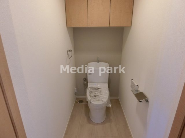 東急田園都市線 鷺沼駅 徒歩10分 3階建 築18年のトイレ写真