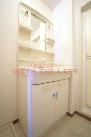 洗面設備　独立洗面台、朝の身支度には欠かせません