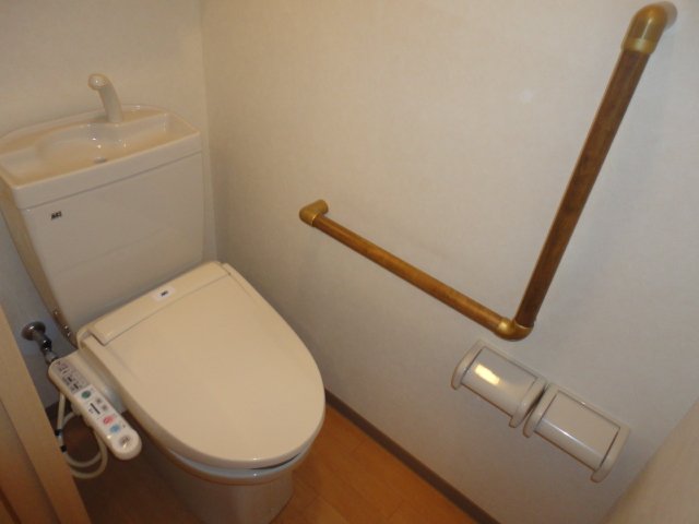 トイレ　シャワー付トイレ