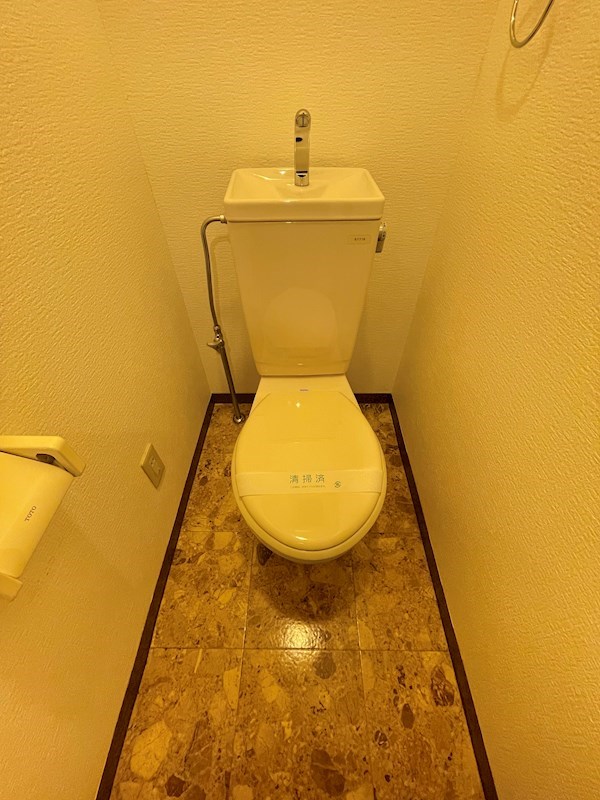 ＪＲ山陽本線 兵庫駅 徒歩4分 6階建 築30年のトイレ写真