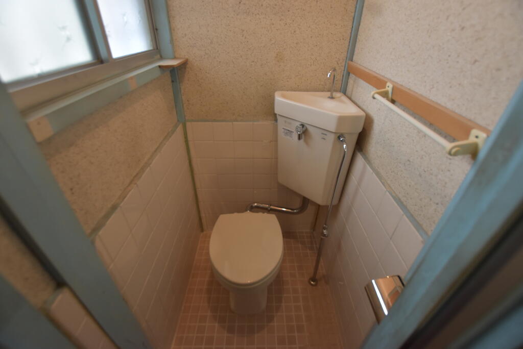 田辺2丁目一戸建てのトイレ写真