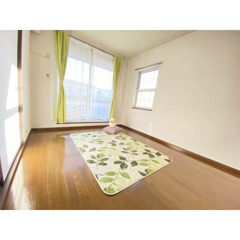 シャトルパート7 A棟の居間写真