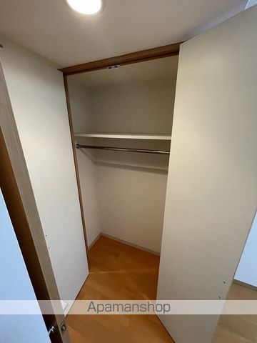 地下鉄御堂筋線 江坂駅 徒歩3分 13階建 築16年の内装写真