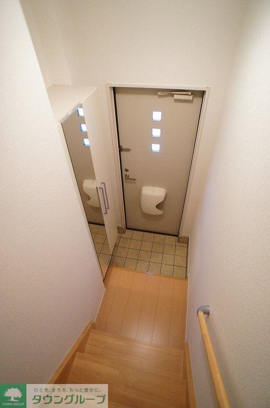 ＪＲ上越線 新前橋駅 徒歩13分 3階建 築13年の玄関写真