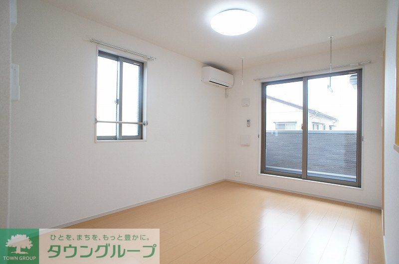 ＪＲ上越線 新前橋駅 徒歩13分 3階建 築13年の居間写真