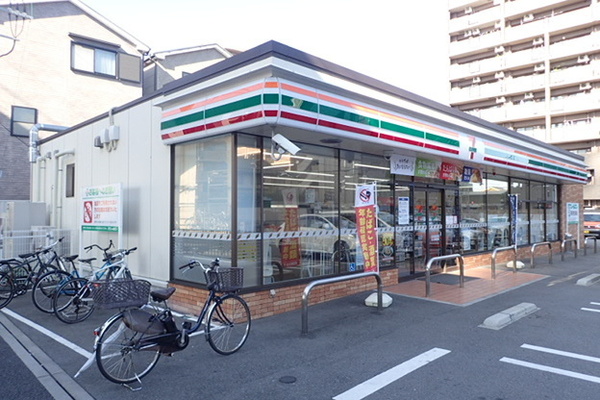 コンビニ　セブンイレブン泉大津駅南店（コンビニ）まで532m