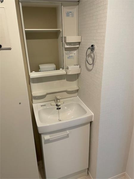 洗面設備　独立洗面化粧台付き