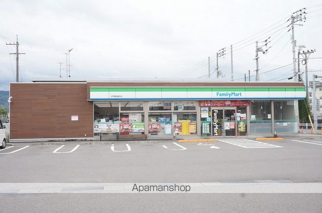 コンビニ　ファミリーマート（コンビニ）まで626m