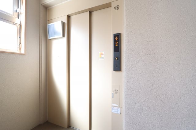 その他共有部分　エレベーターは防犯カメラ付き★