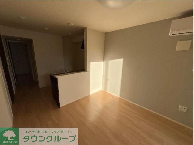 袋原2丁目アパート新築工事の居間写真