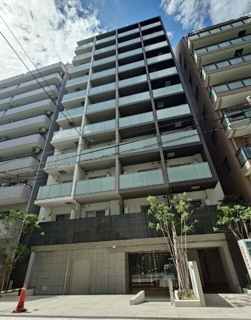 建物外観　オートロック完備