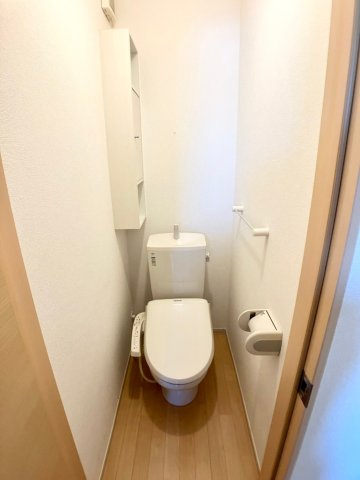 トイレ　写真は別の部屋のものです。