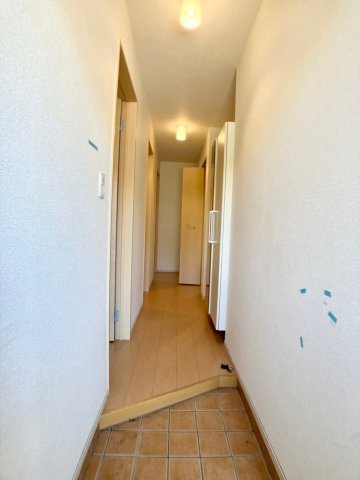 玄関　写真は別の部屋のものです。
