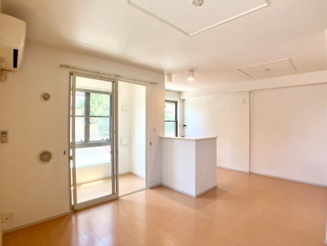 居室・リビング　写真は別の部屋のものです。