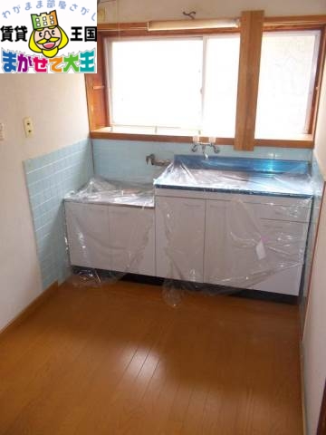三原町吉岡アパートのキッチン写真