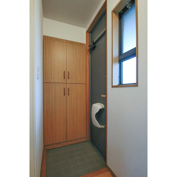 玄関　同じ建物の別のお部屋