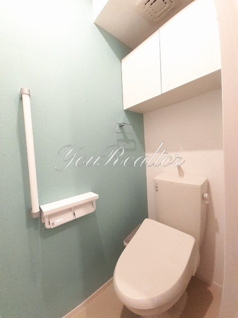 小田急線 成城学園前駅 徒歩25分 2階建 築5年のトイレ写真