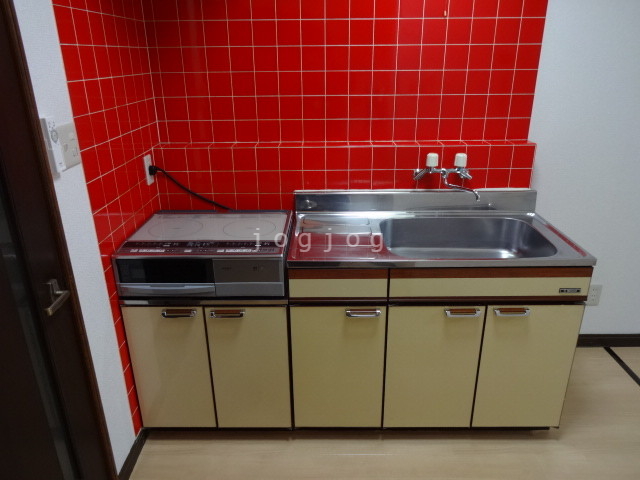 キッチン　違う号室の写真を利用しております
