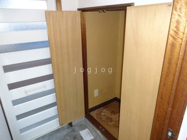 収納　違う号室の写真を利用しております