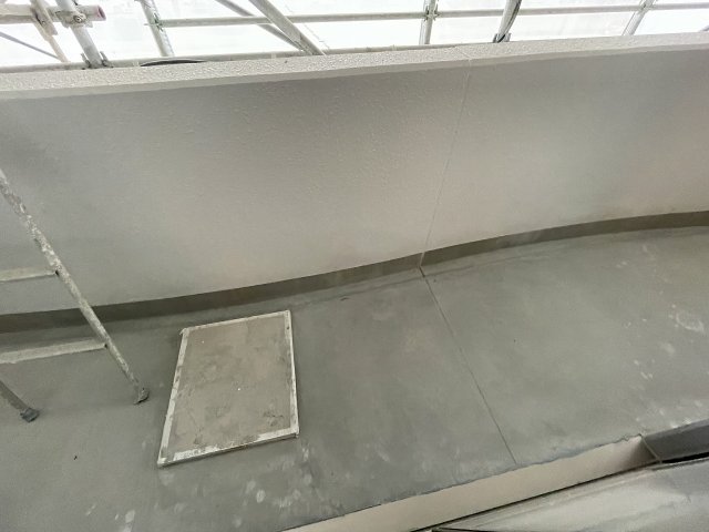 バルコニー　暖かな日差しのふりそそぐバルコニー