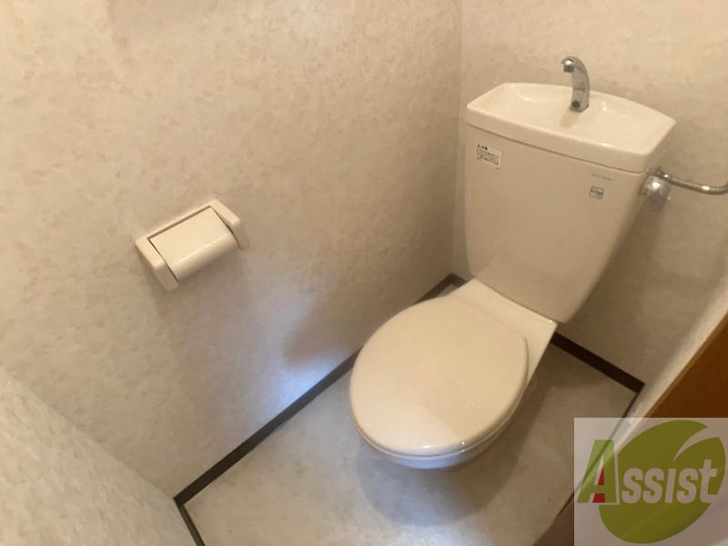 地下鉄南北線 北１８条駅 徒歩9分 3階建 築23年のトイレ写真