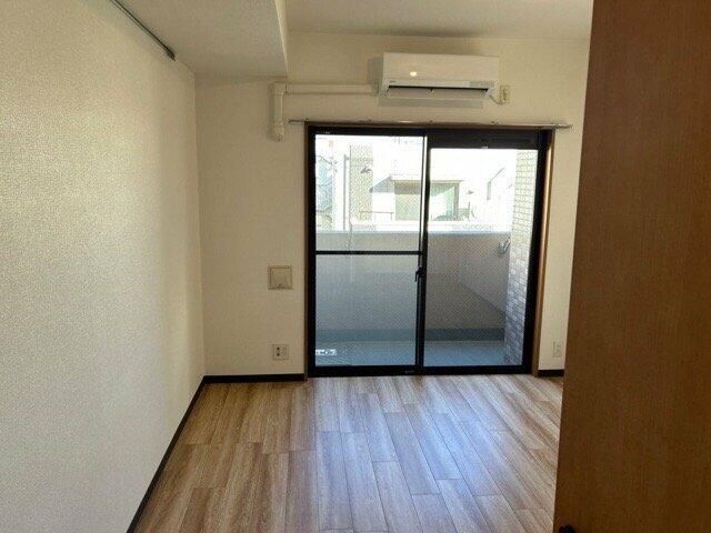 ＪＲ総武線 錦糸町駅 徒歩6分 8階建 築25年の居間写真