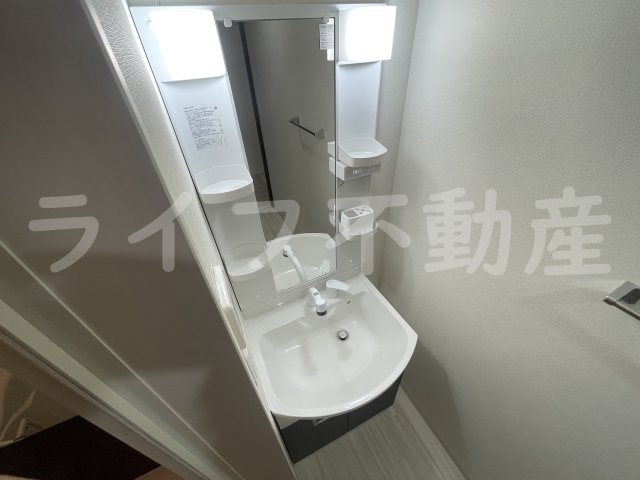 洗面設備　独立洗面台です