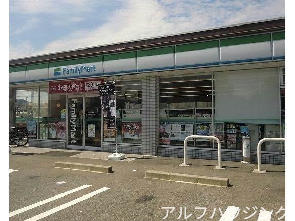 コンビニ　ファミリーマート美濃加茂太田南店（コンビニ）まで366m